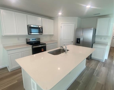 11486 Memorial Drive - Photo Thumbnail 3