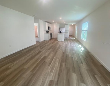 11486 Memorial Drive - Photo Thumbnail 2
