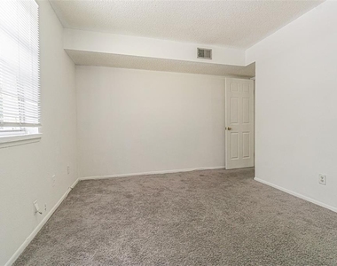 7517 Abonado Road - Photo Thumbnail 14