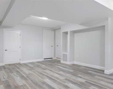 8180 42nd Street N - Photo Thumbnail 16