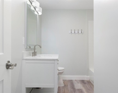 8180 42nd Street N - Photo Thumbnail 11