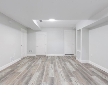 8180 42nd Street N - Photo Thumbnail 18