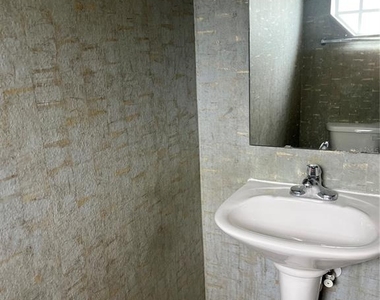 3803 Hampstead Lane - Photo Thumbnail 9