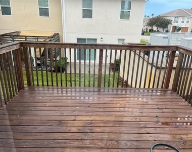 3803 Hampstead Lane - Photo Thumbnail 4