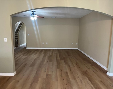 3803 Hampstead Lane - Photo Thumbnail 2