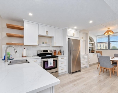 17580 Gulf Boulevard - Photo Thumbnail 11