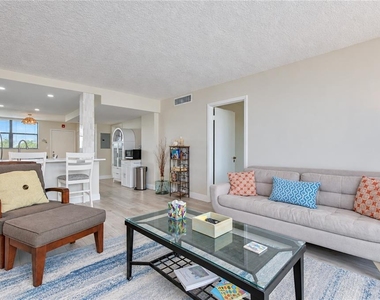 17580 Gulf Boulevard - Photo Thumbnail 21