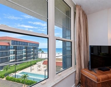 17580 Gulf Boulevard - Photo Thumbnail 24