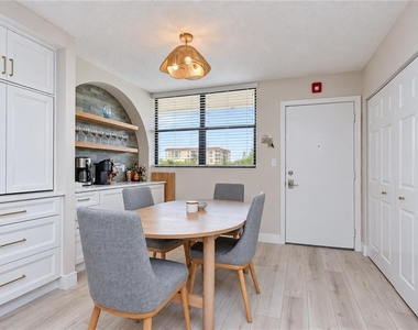 17580 Gulf Boulevard - Photo Thumbnail 3