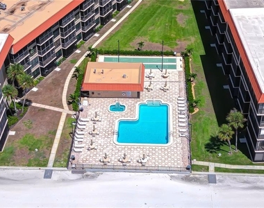 17580 Gulf Boulevard - Photo Thumbnail 35