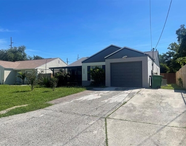 6806 S Gabrielle Street - Photo Thumbnail 1