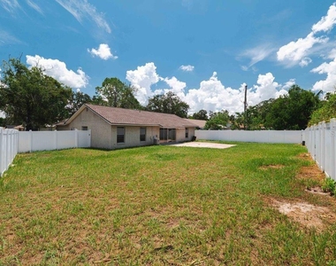 7504 N Sanibel Circle - Photo Thumbnail 12