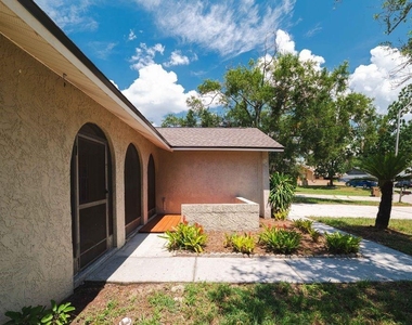 7504 N Sanibel Circle - Photo Thumbnail 23