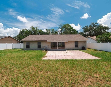 7504 N Sanibel Circle - Photo Thumbnail 11