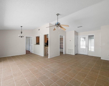 7504 N Sanibel Circle - Photo Thumbnail 27