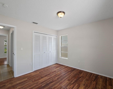 7504 N Sanibel Circle - Photo Thumbnail 6