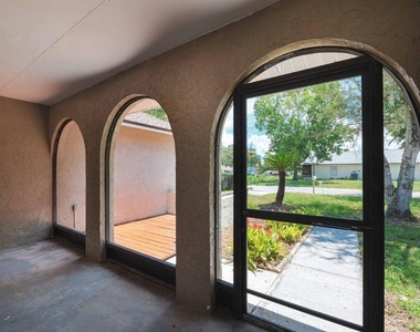 7504 N Sanibel Circle - Photo Thumbnail 20