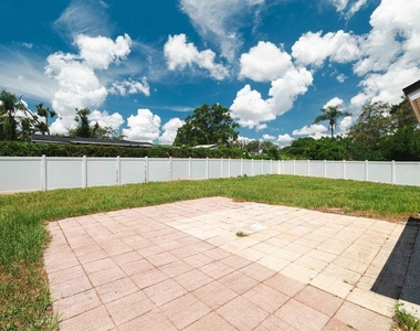 7504 N Sanibel Circle - Photo Thumbnail 22