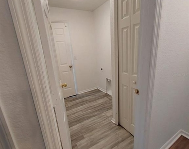 557 Windermere Drive - Photo Thumbnail 13