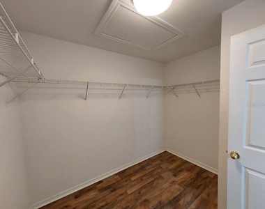 557 Windermere Drive - Photo Thumbnail 22