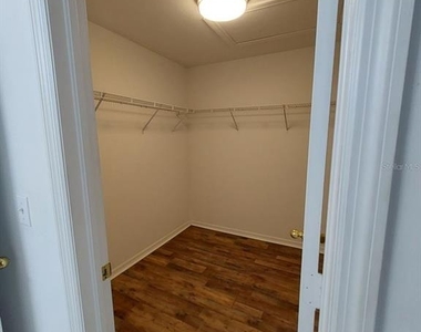 557 Windermere Drive - Photo Thumbnail 21