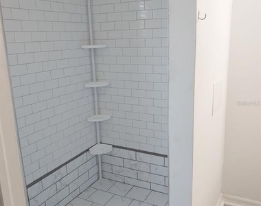 557 Windermere Drive - Photo Thumbnail 26