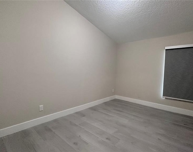 12824 Hunters Vista Boulevard - Photo Thumbnail 29