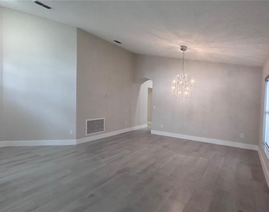 12824 Hunters Vista Boulevard - Photo Thumbnail 8