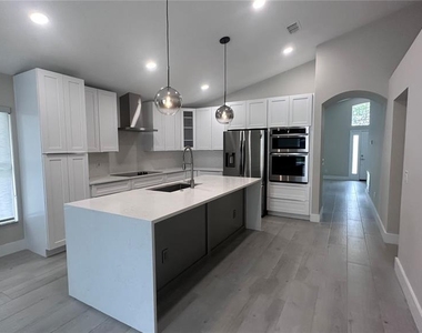 12824 Hunters Vista Boulevard - Photo Thumbnail 12