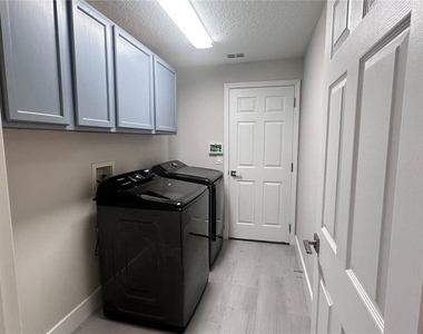 12824 Hunters Vista Boulevard - Photo Thumbnail 31