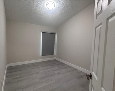 12824 Hunters Vista Boulevard - Photo Thumbnail 30