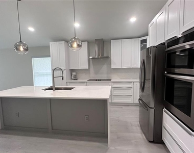12824 Hunters Vista Boulevard - Photo Thumbnail 13