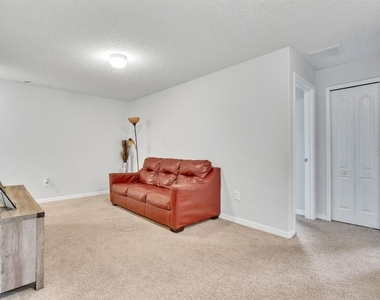 3256 Rodrick Circle - Photo Thumbnail 16