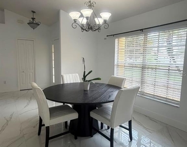4934 Lazy Oak Way - Photo Thumbnail 6
