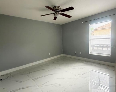 4934 Lazy Oak Way - Photo Thumbnail 9