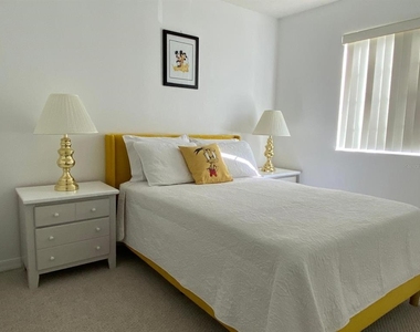 1308 S Beach Circle - Photo Thumbnail 18