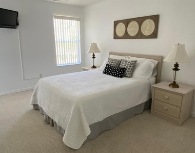 1308 S Beach Circle - Photo Thumbnail 16