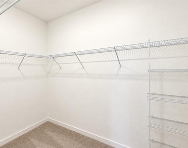 2242 Jennio Drive - Photo Thumbnail 8