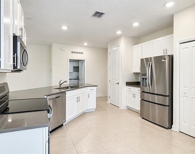 5224 Dagenham Drive - Photo Thumbnail 9