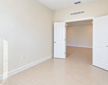 5224 Dagenham Drive - Photo Thumbnail 13