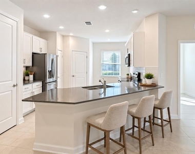 5224 Dagenham Drive - Photo Thumbnail 7