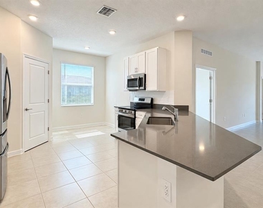 5224 Dagenham Drive - Photo Thumbnail 10