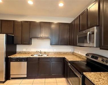 2381 Seven Oaks Drive - Photo Thumbnail 4