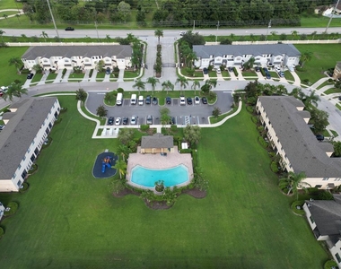 2381 Seven Oaks Drive - Photo Thumbnail 20