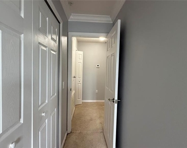 2381 Seven Oaks Drive - Photo Thumbnail 13