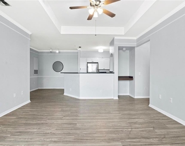 6412 Queens Borough Avenue - Photo Thumbnail 10