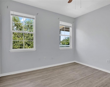 6412 Queens Borough Avenue - Photo Thumbnail 15