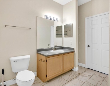 6412 Queens Borough Avenue - Photo Thumbnail 18