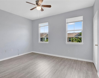 6412 Queens Borough Avenue - Photo Thumbnail 13
