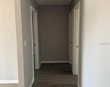 500 Las Palmas Circle - Photo Thumbnail 4